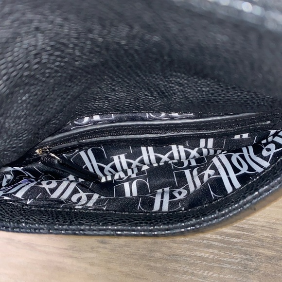 Jennifer Lopez Black Pebble Leather Wristlet EUC - Picture 7 of 13